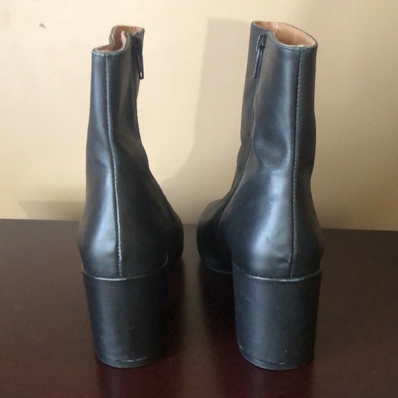 Shoes - Picture 5 of 5